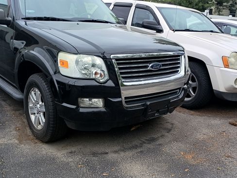 Used 2008 Ford Explorer XLT image 3