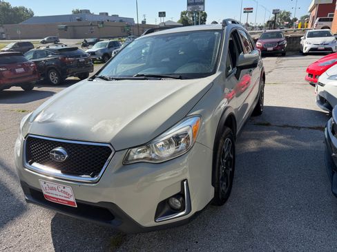 Used 2016 Subaru Crosstrek 2.0i Limited AWD/4WD image 5