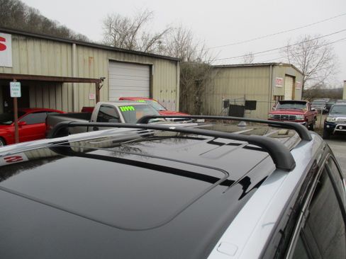 Used 2018 Toyota Highlander XLE image 10