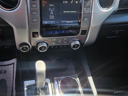 Used 2017 Toyota Tundra image 11
