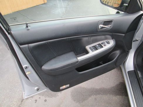 Used 2005 Honda Accord EX-L image 10