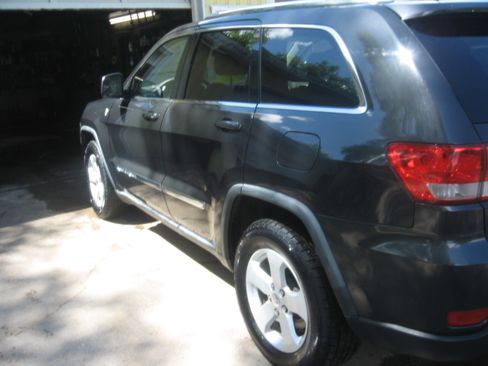 Used 2011 Jeep Grand Cherokee Laredo image 6