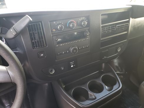 Used 2024 Chevrolet Express 2500 image 17