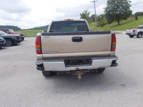 Used 2007 GMC Sierra 1500 4x4 Regular Cab image 3