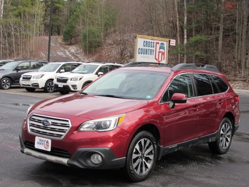 Used 2017 Subaru Outback 2.5i Limited image 1