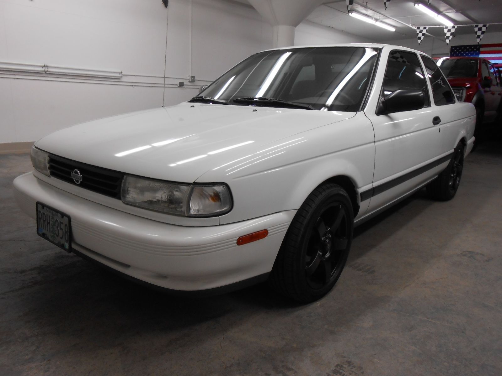 Used 1991 Nissan Sentra XE FWD image 2
