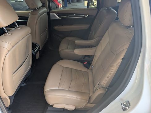 Used 2024 Cadillac XT6 AWD Sport image 8