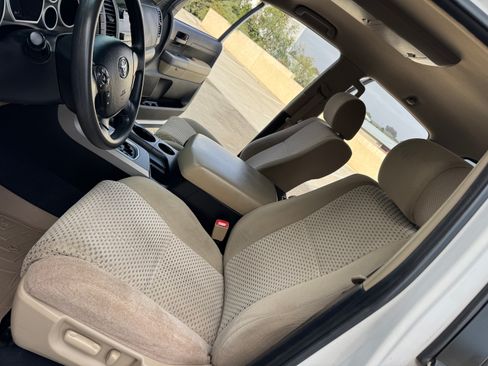 Used 2013 Toyota Tundra image 16