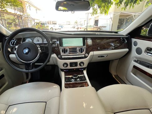 Used 2014 Rolls-Royce Ghost image 24