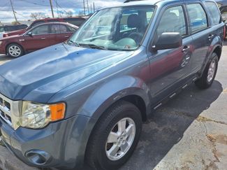 Used 2010 Ford Escape XLS image 1