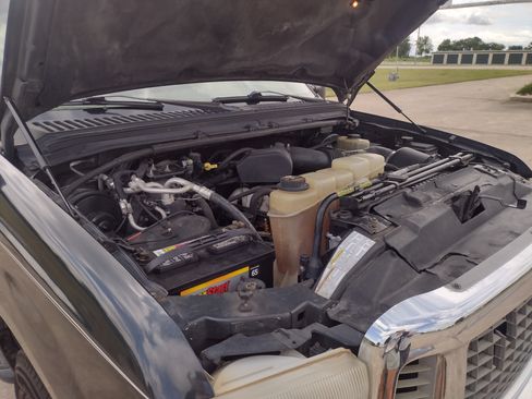 Used 2001 Ford Excursion XLT image 27