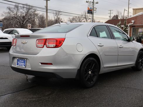 Used 2014 Chevrolet Malibu LT image 9