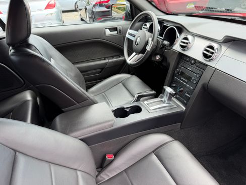 Used 2006 Ford Mustang Premium Convertible RWD image 15