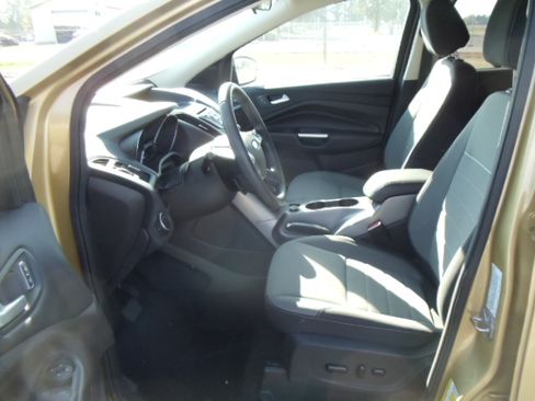 Used 2015 Ford Escape SE image 14