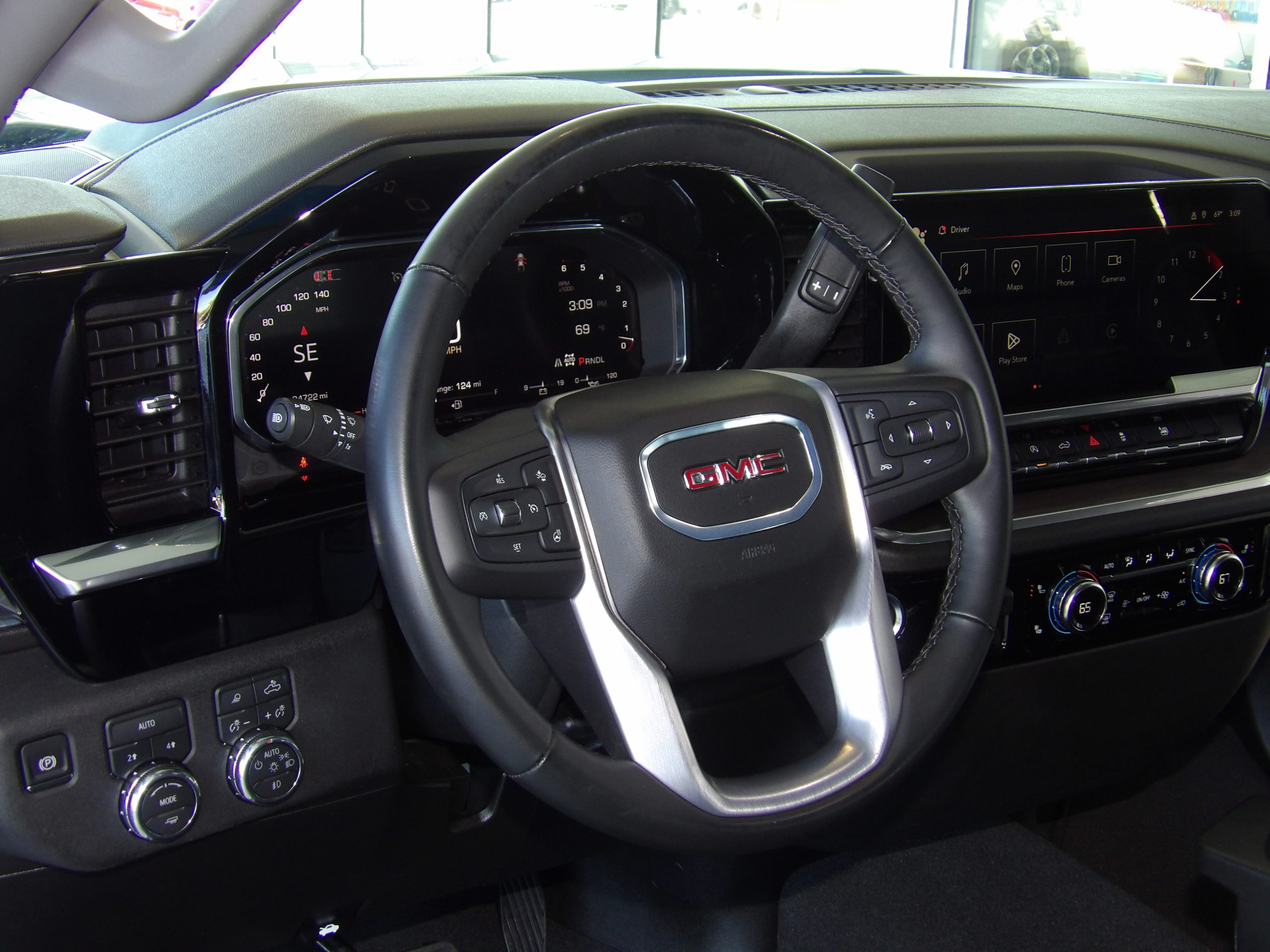 Used 2026 GMC Sierra 1500 4x4 Crew Cab SLT image 18