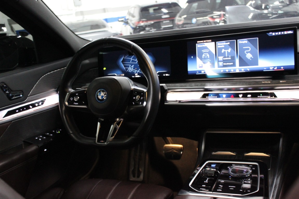 Used 2024 BMW i7 eDrive50 RWD image 54