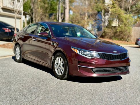 Used 2018 Kia Optima LX image 2