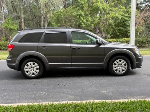 Used 2016 Dodge Journey SE image 6