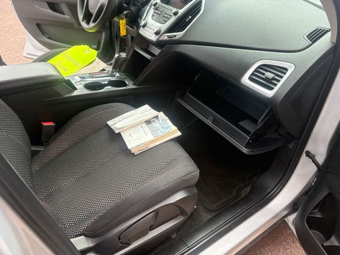 Used 2017 GMC Terrain SLE image 9