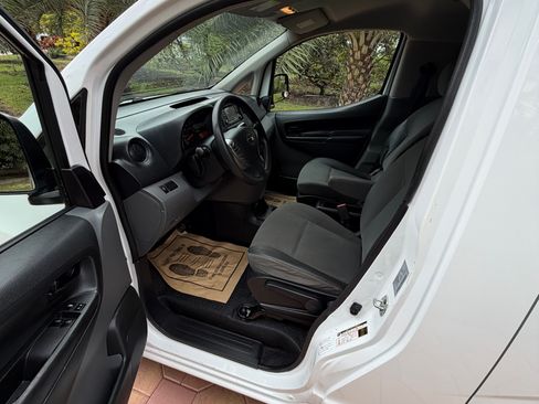 Used 2019 Nissan NV200 SV image 9