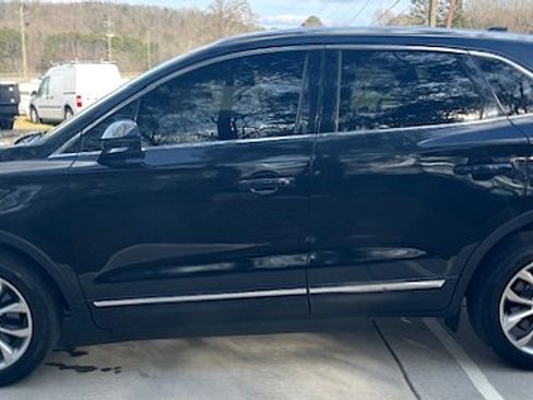 Used 2019 Lincoln MKC Select image 3