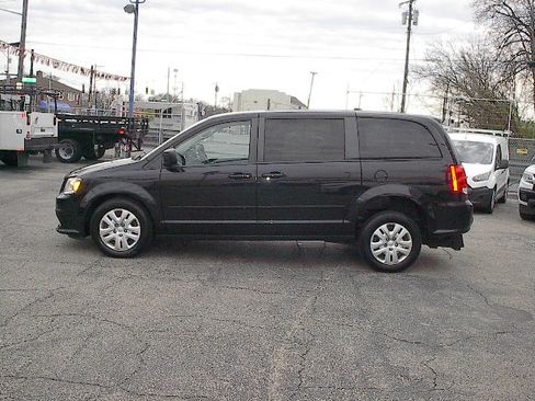 Used 2016 Dodge Grand Caravan SE image 7