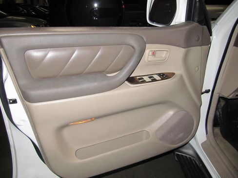 Used 2000 Toyota Land Cruiser image 15