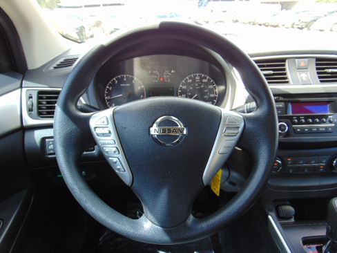 Used 2016 Nissan Sentra S image 12