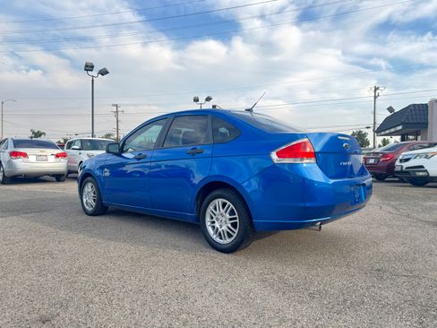 Used 2010 Ford Focus SE image 4