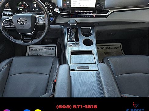 Used 2022 Toyota Sienna XSE image 9