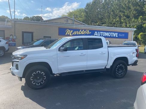 Used 2023 Chevrolet Colorado Z71 image 2