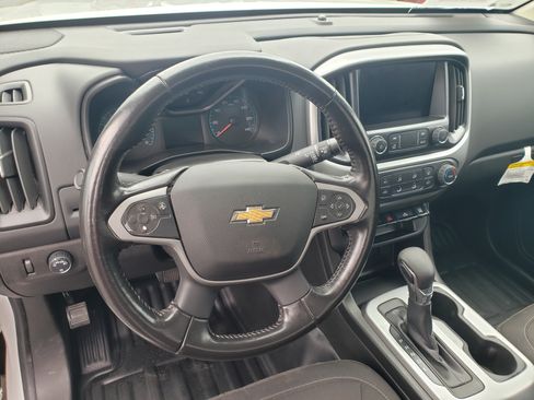 Used 2022 Chevrolet Colorado W/T image 9