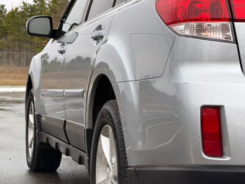 Used 2013 Subaru Outback 2.5i Limited image 12