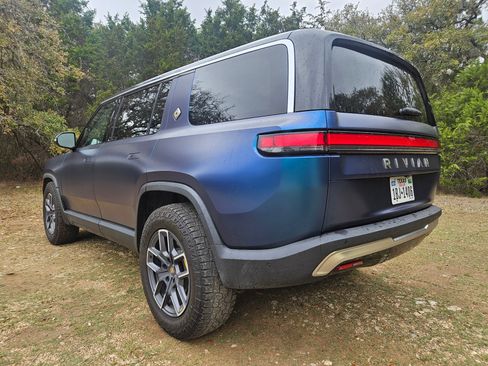 Used 2023 Rivian R1S Adventure image 5