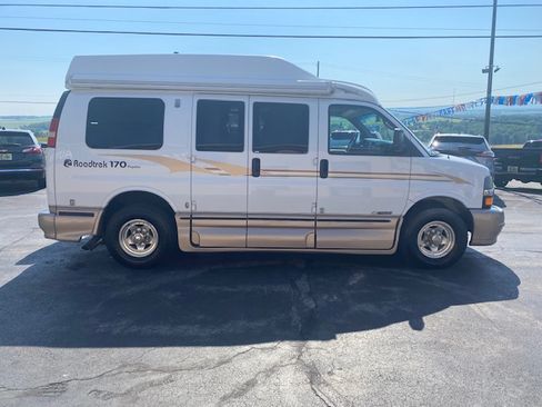 Used 2005 Chevrolet Express 2500 UNAVAIL RWD image 2