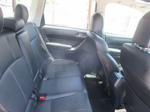 Used 2018 Subaru Forester 2.5i Touring AWD/4WD image 15