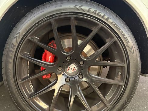 Used 2016 Porsche Cayenne image 18