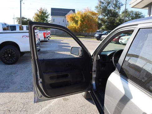 Used 2006 Honda CR-V EX image 9