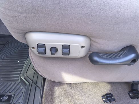 Used 2004 Dodge Ram 1500 Truck SLT image 27