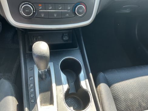 Used 2016 Nissan Altima image 13