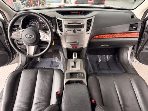 Used 2010 Subaru Outback 2.5i Limited image 8