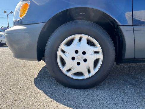 Used 2003 Toyota Sienna CE image 10
