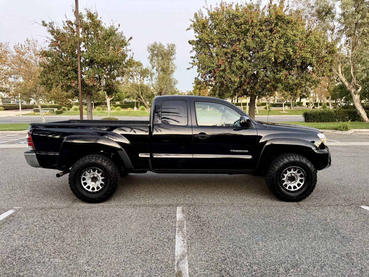 Used 2012 Toyota Tacoma 2WD Access Cab w/ TRD Package image 8