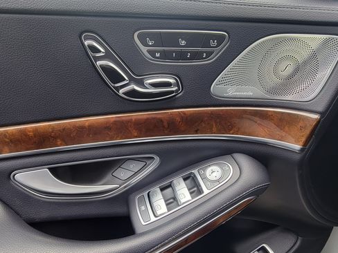 Used 2017 Mercedes-Benz S 550 Sedan w/ Sport Package image 13