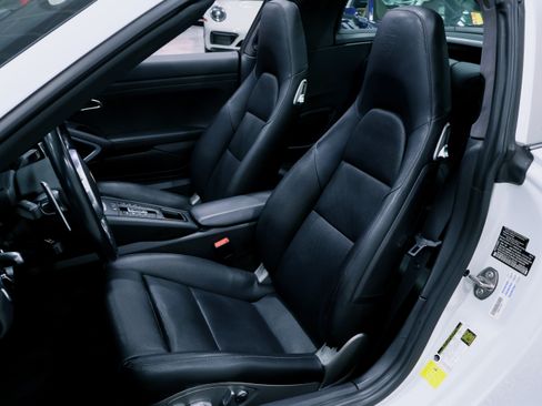 Used 2015 Porsche 911 Targa 4S image 22