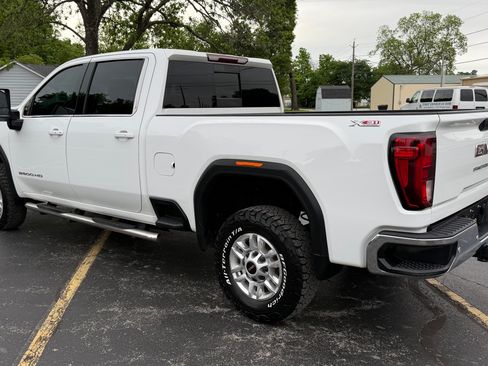 Used 2020 GMC Sierra 2500 4x4 Crew Cab SLE image 3