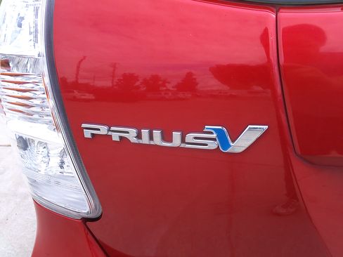 Used 2012 Toyota Prius V Five image 35