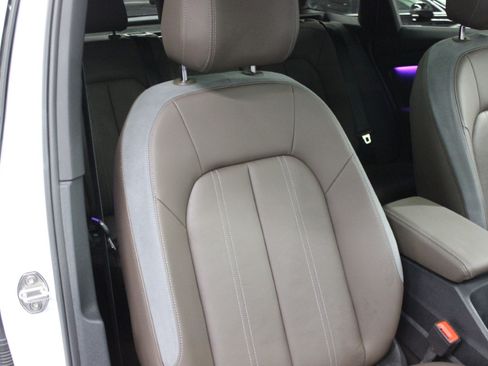 Used 2024 Audi Q4 e-tron Premium Plus image 43