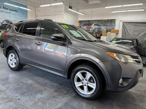 Used 2013 Toyota RAV4 XLE image 10