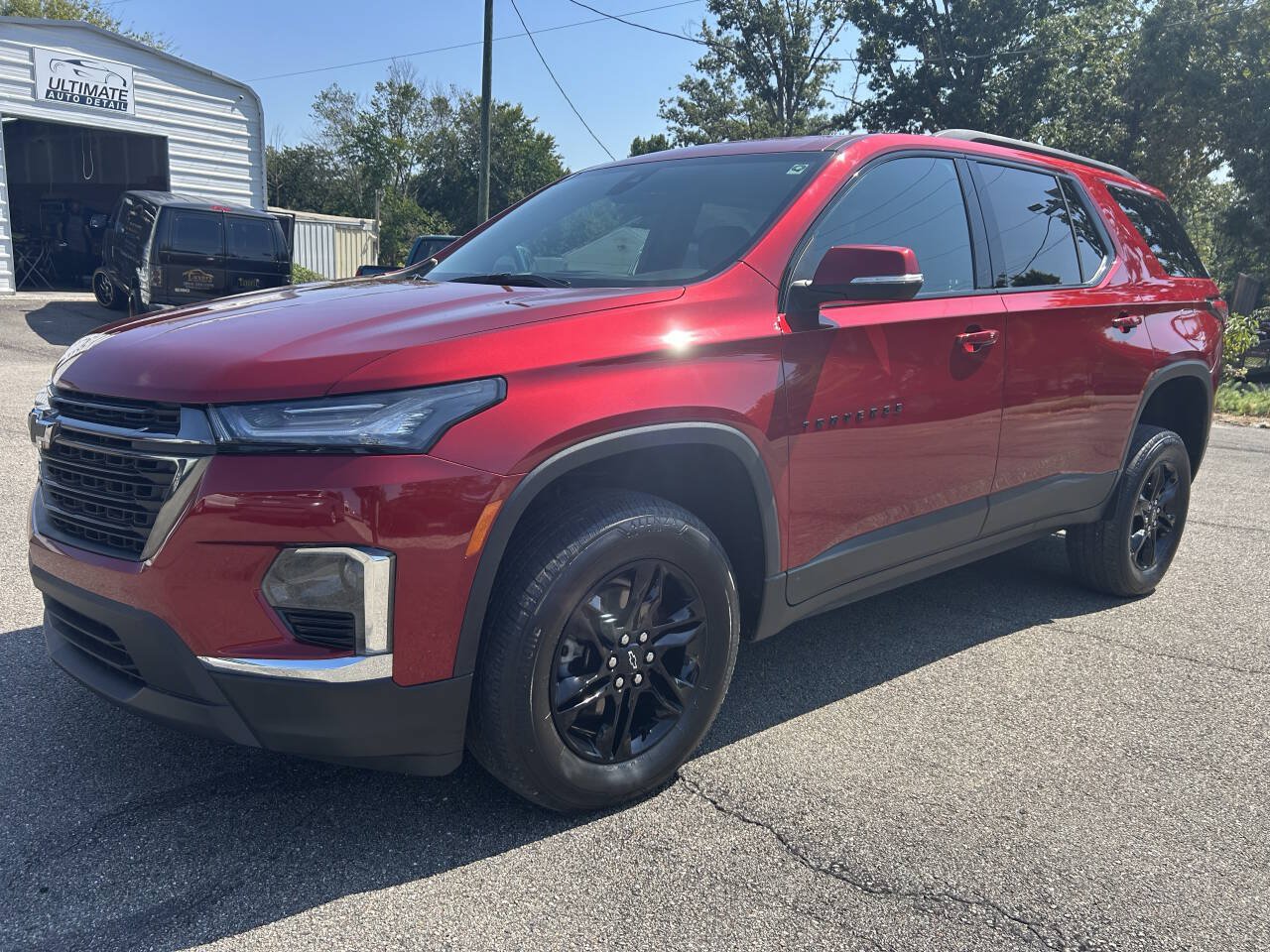 Used 2023 Chevrolet Traverse LT w/ Midnight/Sport Edition FWD image 13